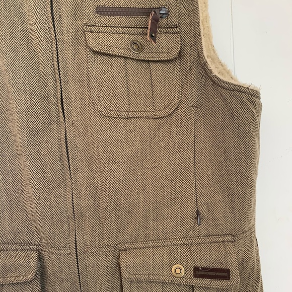 Powder room vest - Picture 3 of 10